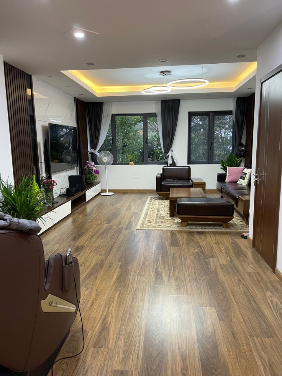 Chính chủ gửi bán căn nhà phố bên Thảo nguyên KĐT Ecopark- Hưng yên.