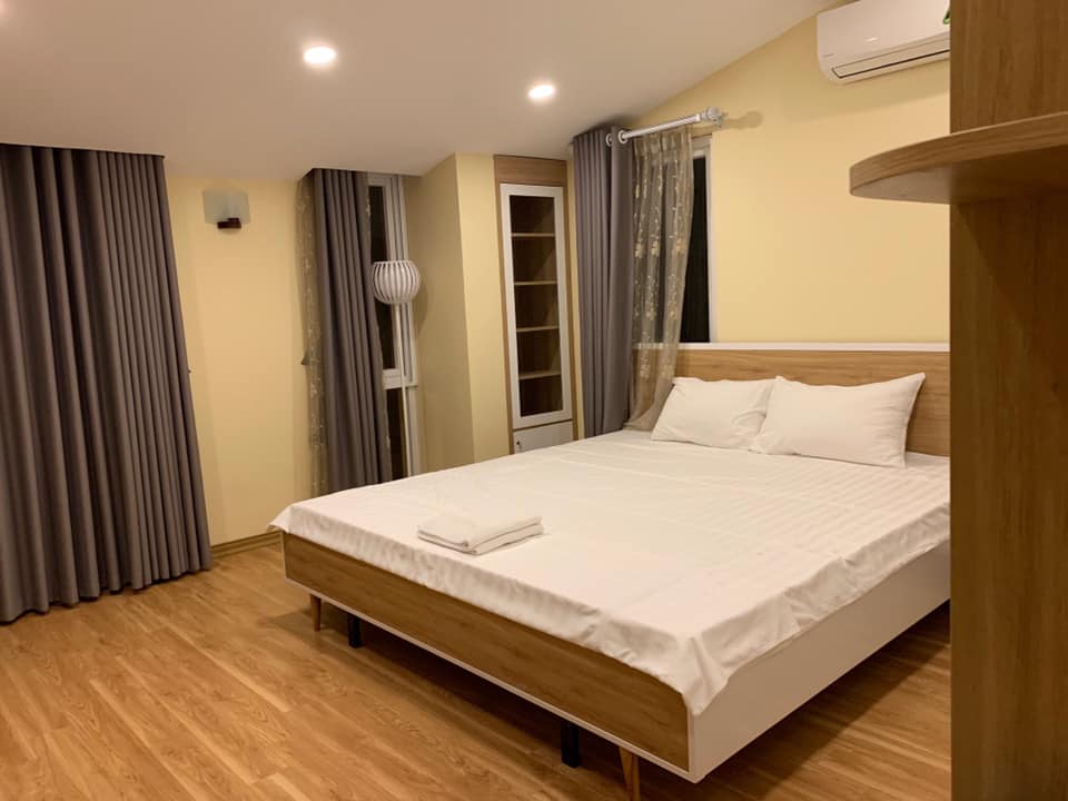 Cho thuê biệt thự sân vườn 165m2,3pn,đầy đủ nội thất khu Vườn Tùng Ecopark