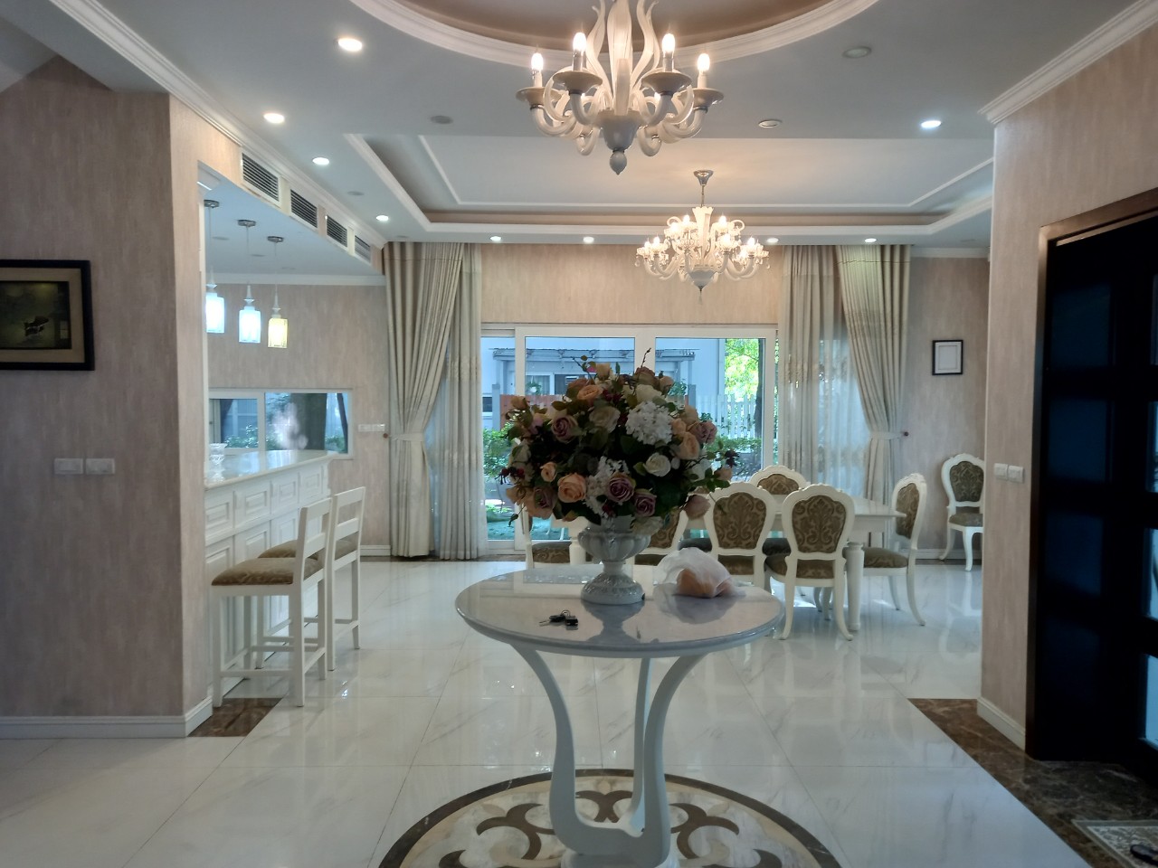 Cho thuê biệt thự góc khu Vườn Mai , đầy đủ nội thất
