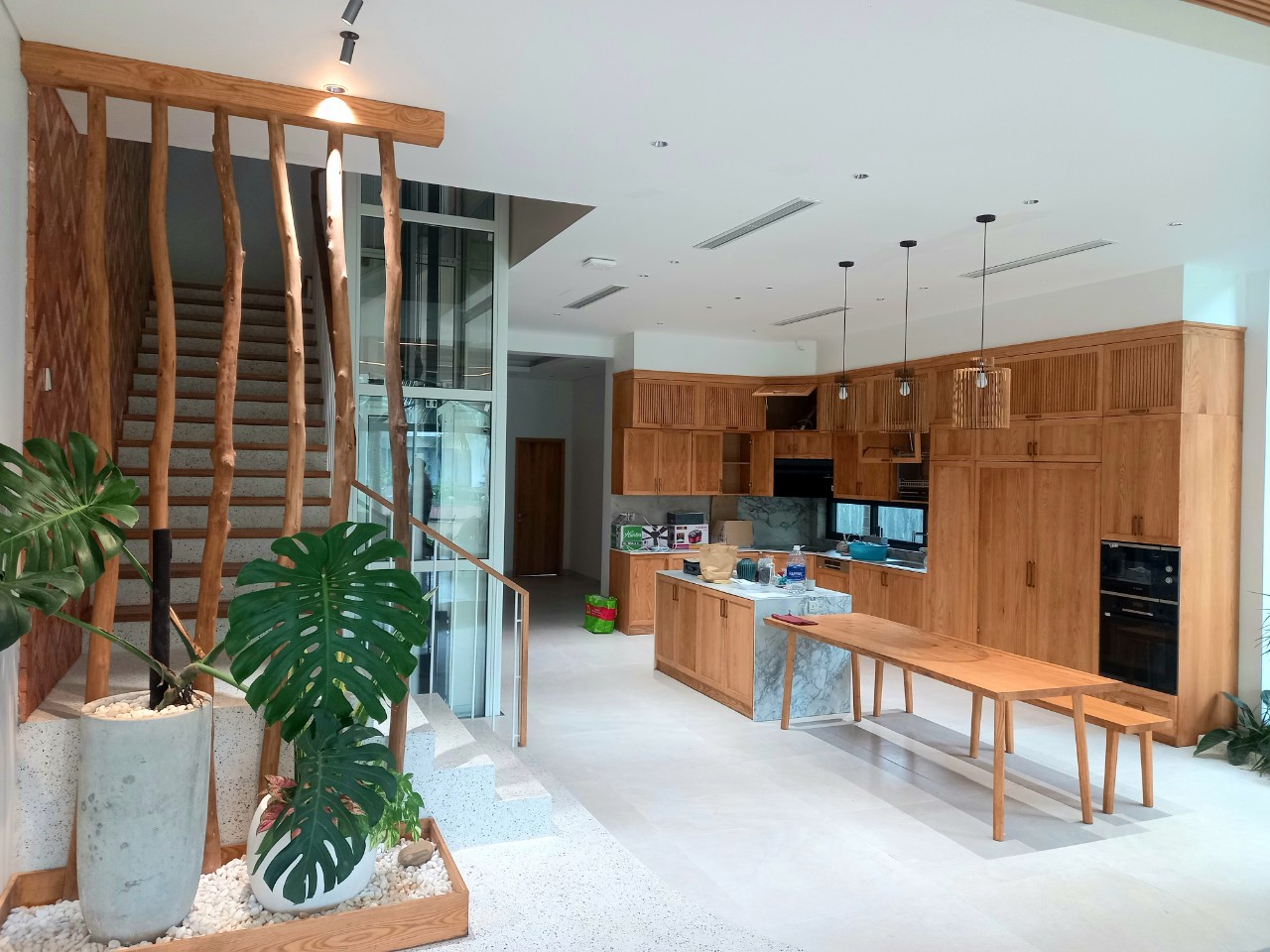 CHO THUÊ CĂN BIỆT THỰ ĐẢO 300M2,4PN,ĐỦ ĐỒ BÊN ECOPARK,HƯNG YÊN