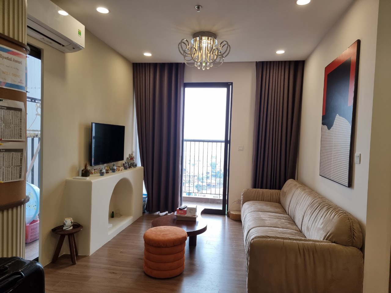 cho thuê căn hộ 2pn,đủ đồ bên tòa sky oasis ecopark. chỉ với 10tr/tháng