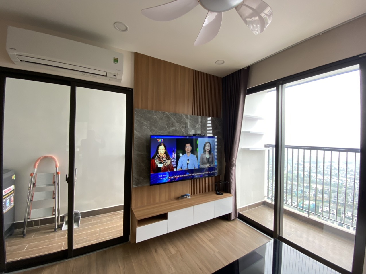 CHO THUÊ CĂN HỘ 69M2,2PN,ĐỦ ĐỒ BÊN TÒA SKY OASIS ECOPARK, HƯNG YÊN