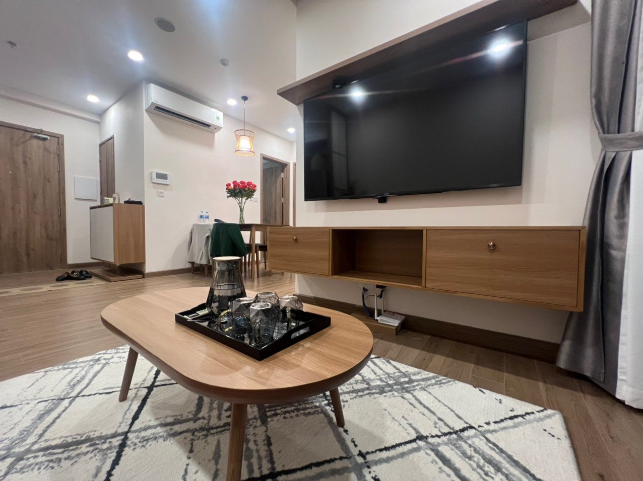 CHO THUÊ CĂN HỘ 75M2,2PN,ĐỦ ĐỒ BÊN TÒA S3 SKY OASIS ECOPARK, HƯNG YÊN