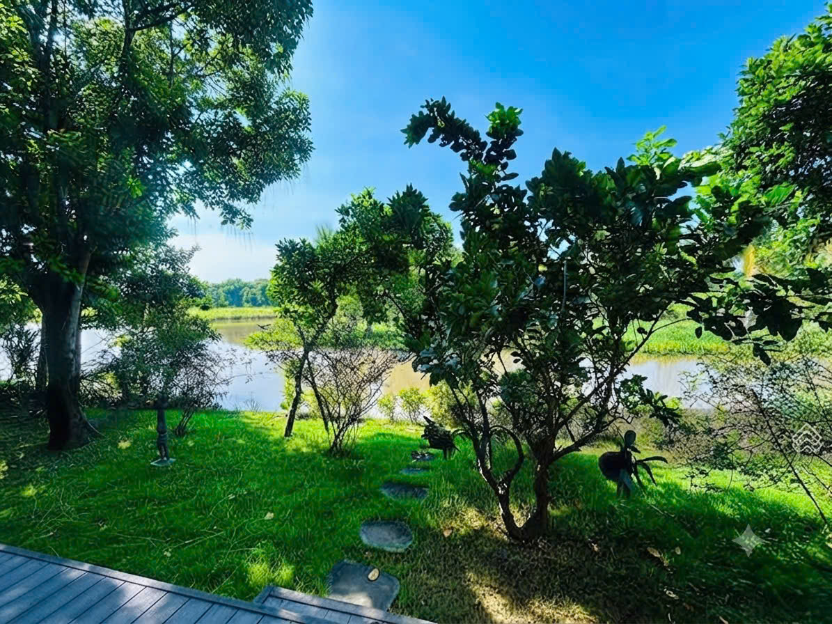 Biệt Thự Đơn Lập Ven Sông Park River Ecopark 310m2 - Sân Vườn Rộng, 4 Phòng Ngủ, Full Nội Thất Đẳng Cấp Cho Thuê