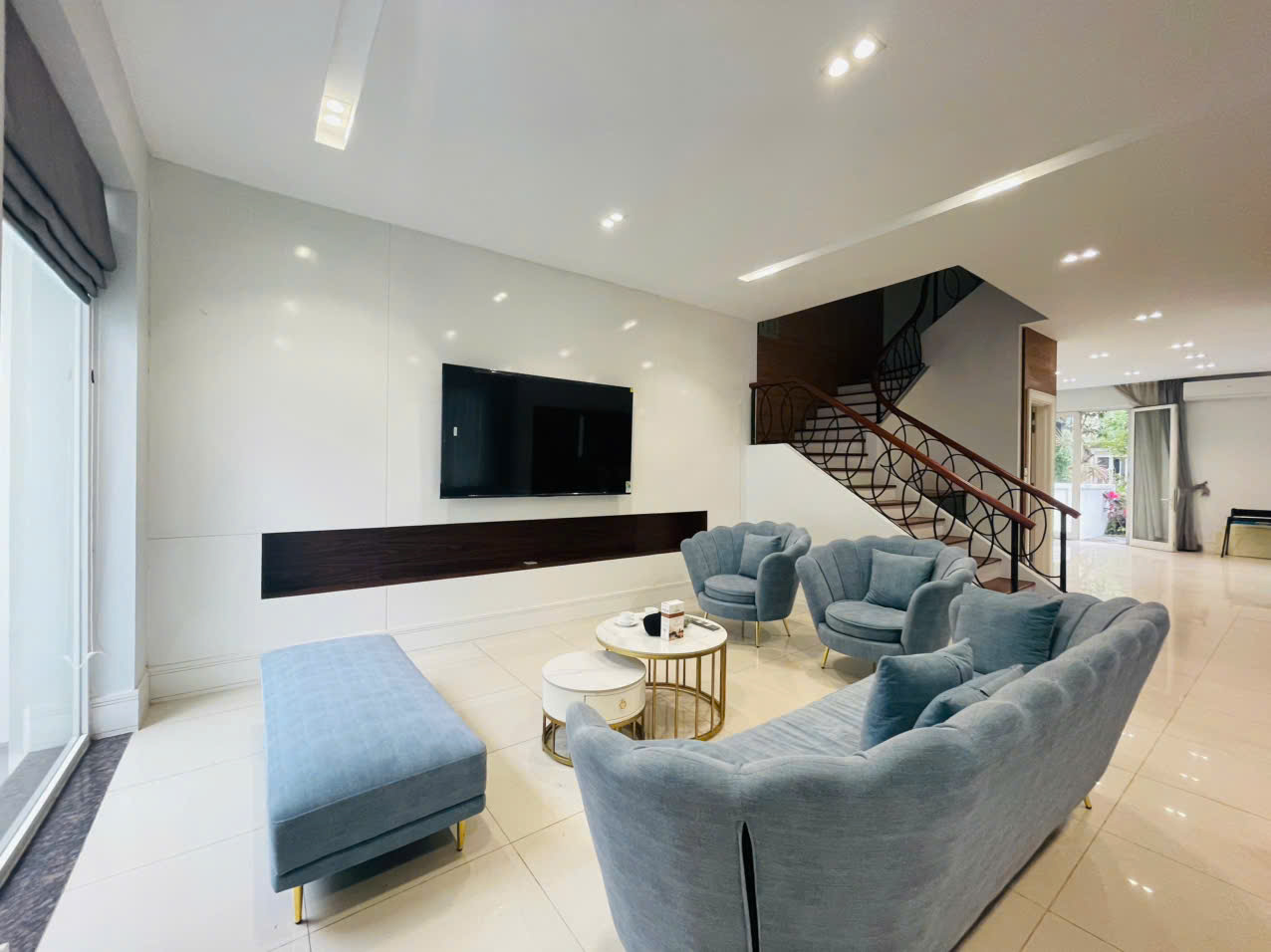 BIỆT THỰ HOA SỮA – VINHOMES RIVERSIDE: CHỐN AN YÊN GIỮA LÒNG DI SẢN