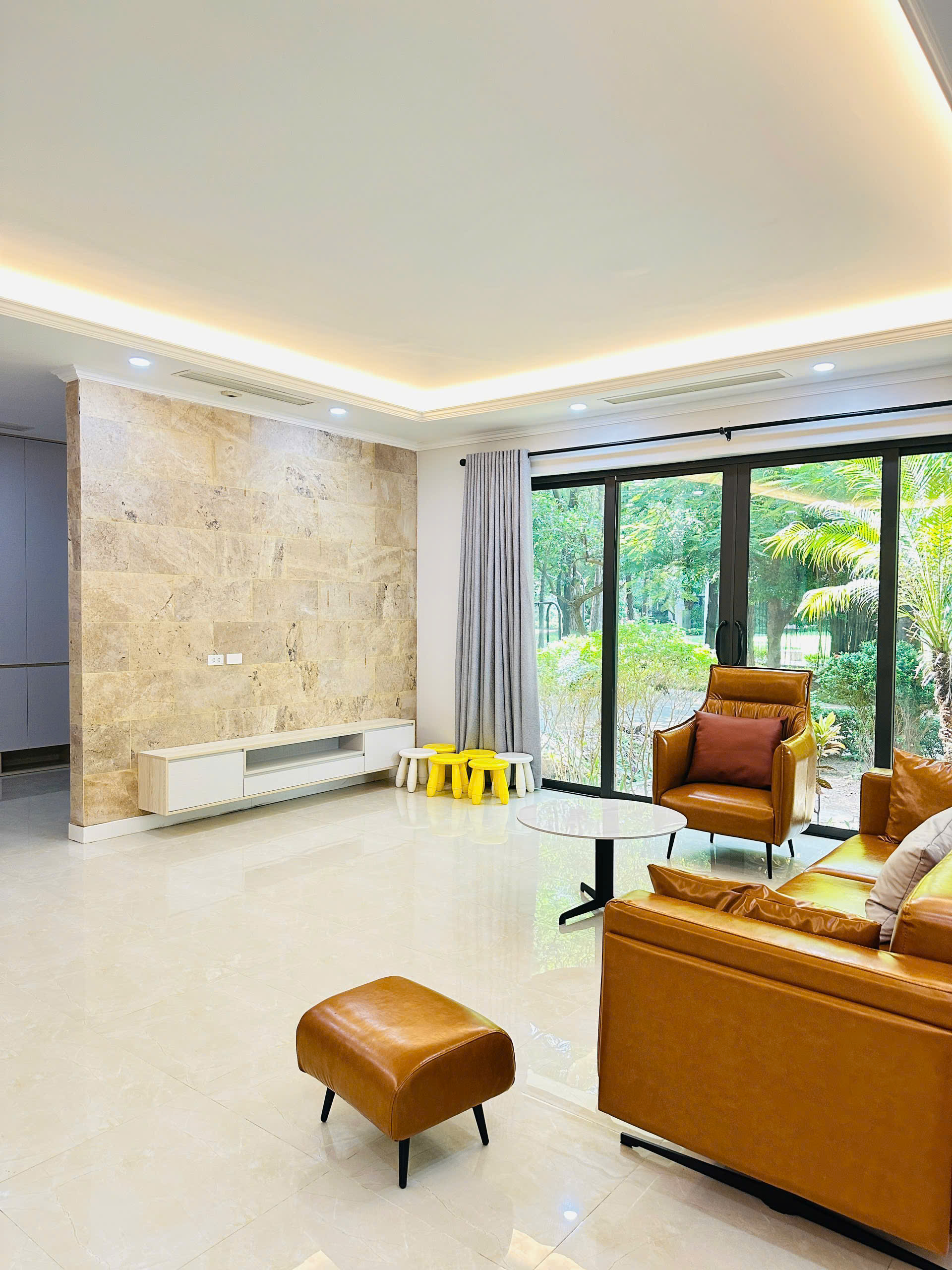 BIỆT THỰ SÂN VƯỜN 6 PHÒNG NGỦ, ĐẦY ĐỦ ĐỒ BÊN KHU PARK RIVER ECOPARK CẦN CHO THUÊ