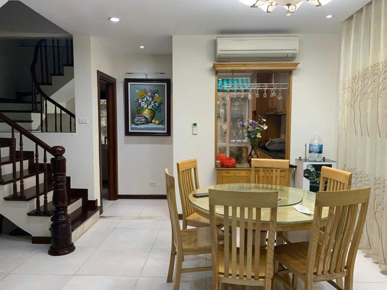 Biệt thự song lập 3 phòng ngủ, đầy đủ đồ bên Vườn Tùng Ecopark cho thuê