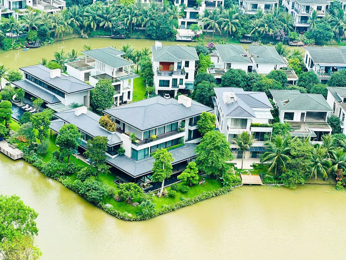 Biệt thự song lập thô 300m2 bên khu Đảo the island Ecopark cần bán
