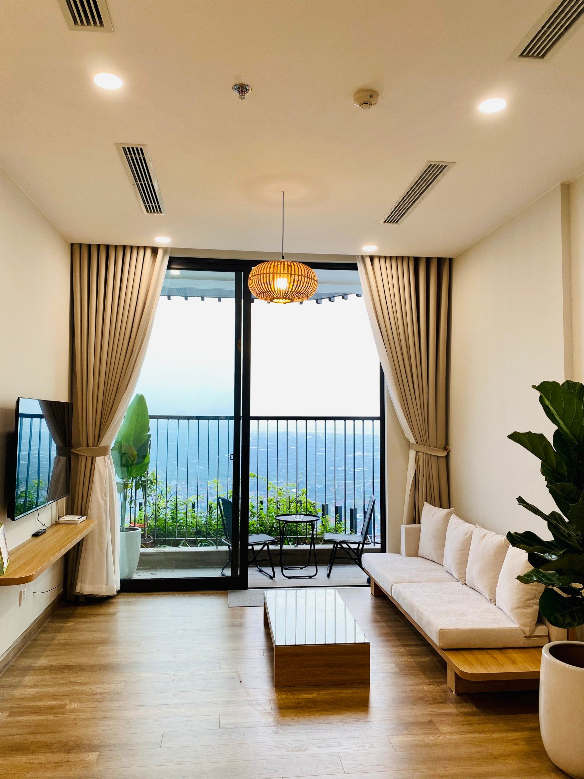 CĂN HỘ 2 PHÒNG NGỦ,ĐỦ ĐỒ ĐẸP GIÁ TỐT BÊN TÒA ONSEN ECOPARK CHO THUÊ
