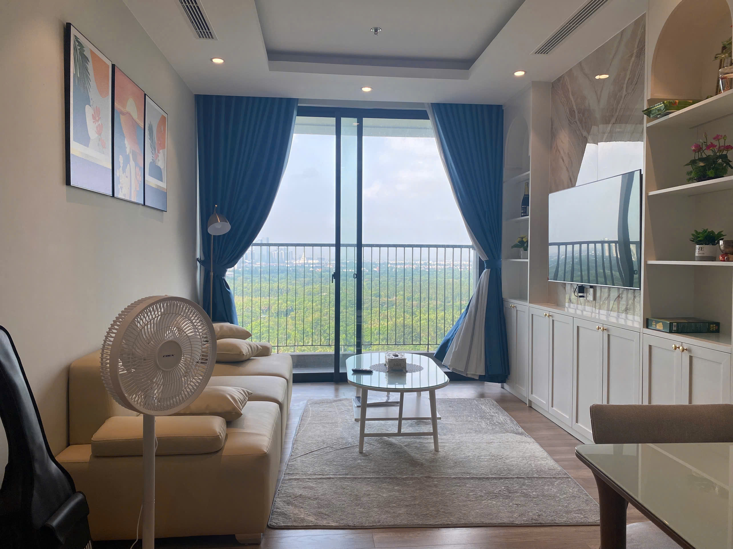 Căn hộ 3 phòng ngủ, đủ đồ, tầng trung giá tốt bên tòa L1 Landmark Ecopark cần cho thuê