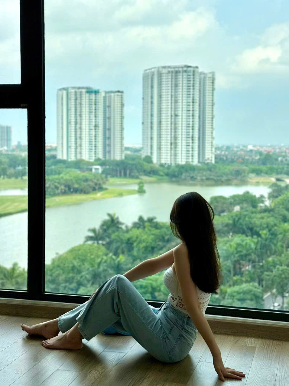 Căn Hộ Tầng Trung, View Hồ TN, 3 Phòng Ngủ, Full nội Thất Cao Cấp Tòa L2 The Landmark Ecopark Cho Thuê