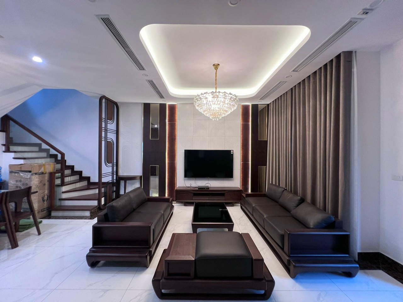 Cho Thuê Biệt Thự 4 Phòng Ngủ Đầy Đủ Nội Thất tại Phân Khu San Hô, Vinhomes Ocean Park 1, Gia Lâm