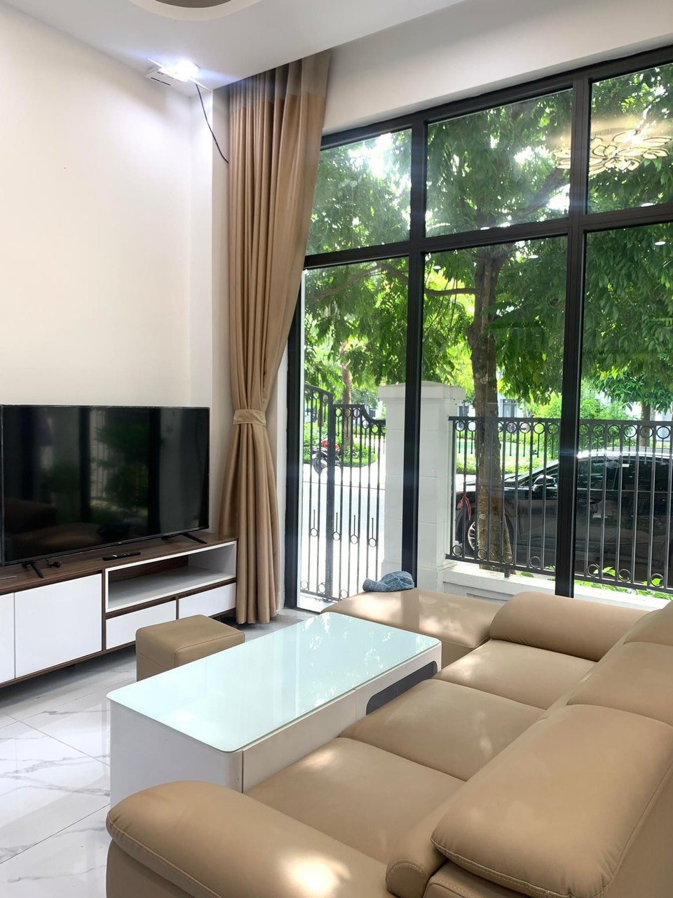 CHO THUÊ BIỆT THỰ LIỀN KỀ KHU SAO BIỂN BÊN VINHOMES OCEAN PARK 1- 3PN ,FULL ĐỒ. GIÁ TỐT NHẤT KHU