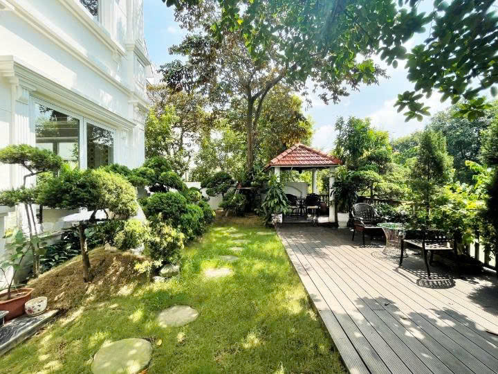 CHO THUÊ BIỆT THỰ SONG LẬP HOA SỮA – VINHOMES RIVERSIDE