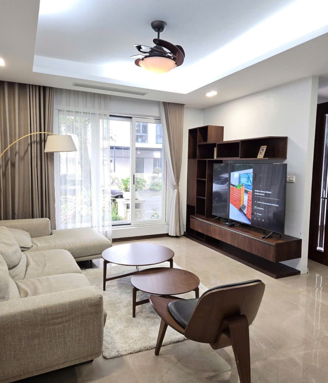 Cho thuê Biệt thự song lập Marina Ecopark- 4 phòng ngủ, đủ đồ. giá tốt nhất khu