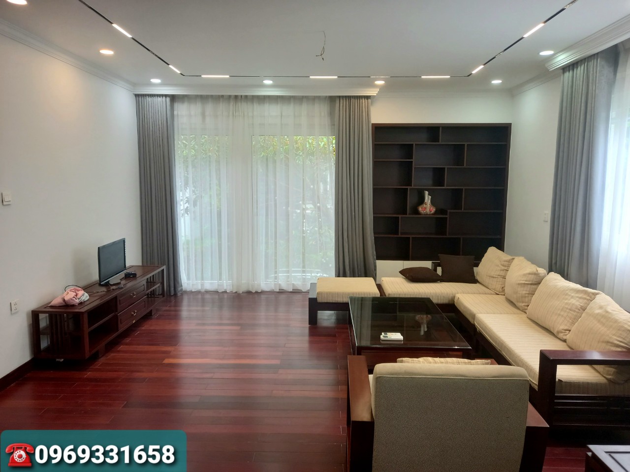 CHO THUÊ CĂN BIỆT THỰ ĐƠN LẬP 340M2,SÂN VƯỜN BÊN ECOPARK