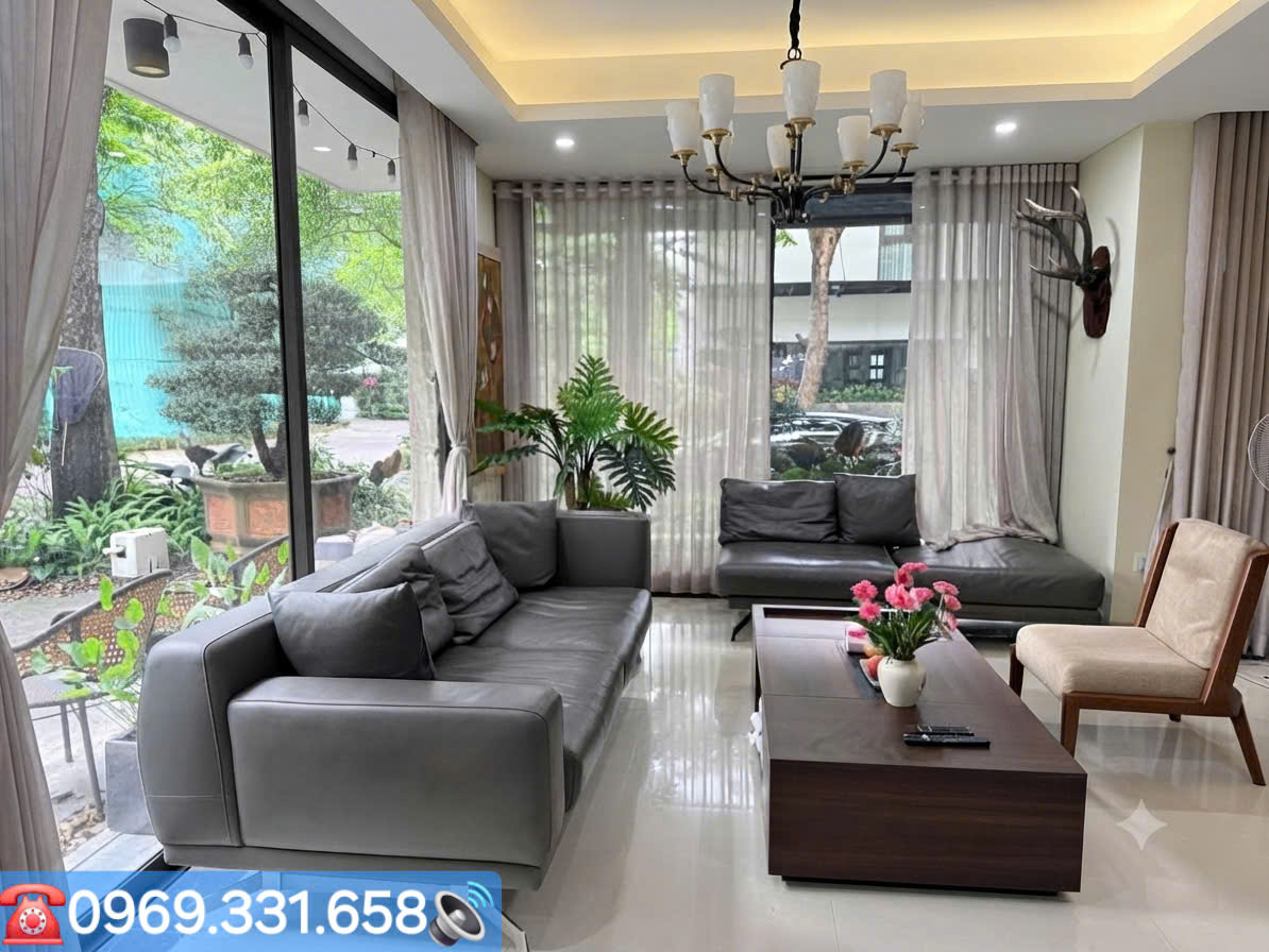Cho Thuê Căn Góc Biệt Thự Song Lập Vườn Tùng Ecopark - 3 Phòng Ngủ, Full Đồ, Sân Vườn Rộng .Giá tốt