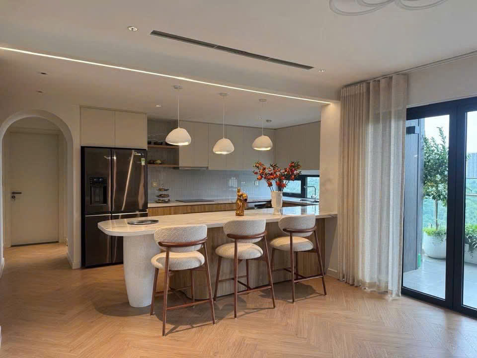 CHO THUÊ CĂN HỘ 3PN PARK 1 AQUA BAY – VIEW GOLF ĐẲNG CẤP – FULL ĐỒ ĐẸP