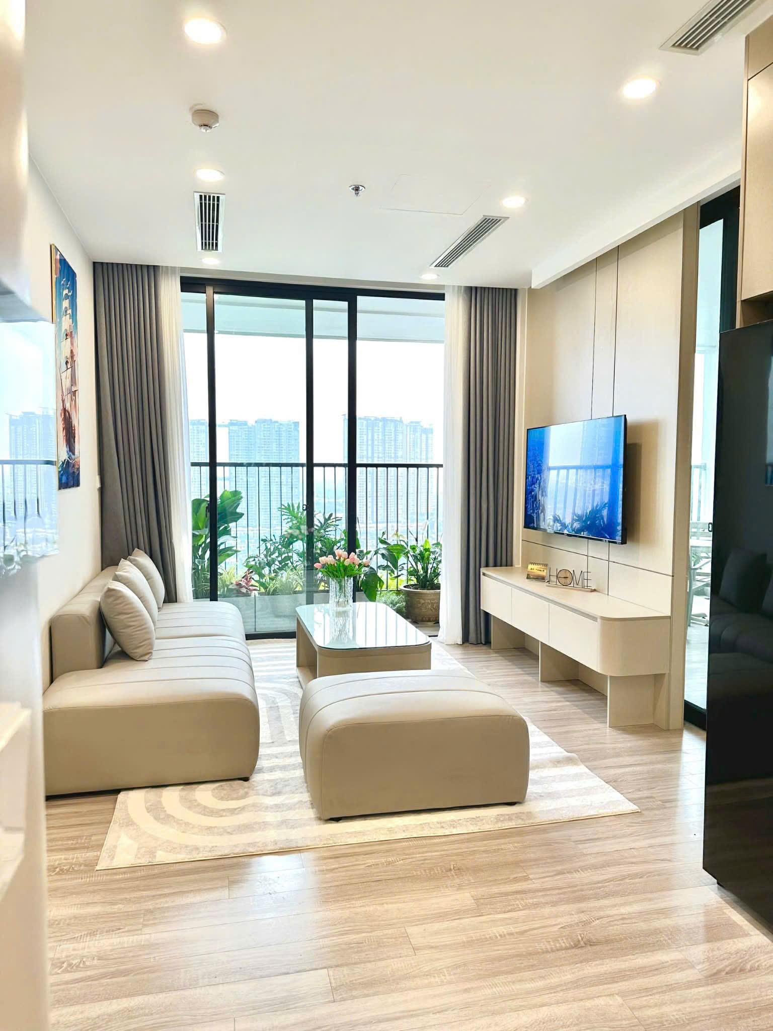 Cho thuê căn hộ góc 78m2, sân vườn rộng, 2 phòng ngủ, full đồ cao cấp tòa SF2 Sky Forest Ecopark – Hưng Yên