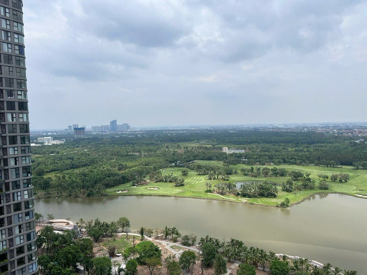 Cho thuê căn hộ tại R1 onsen Ecopark