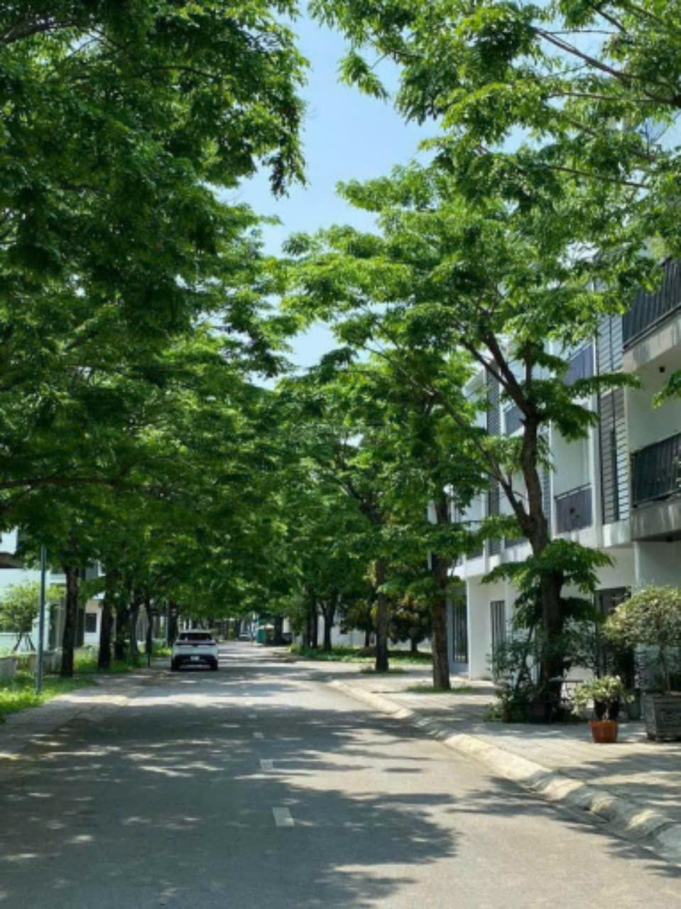 Chủ nhà gửi bán căn nhà phố vườn 160m2 bên khu Spring Valley Ecopark